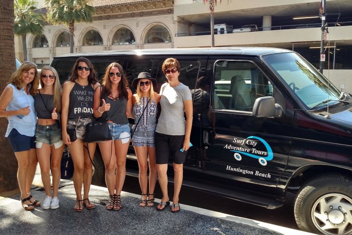 Ultimate Hollywood Experience Tour group van